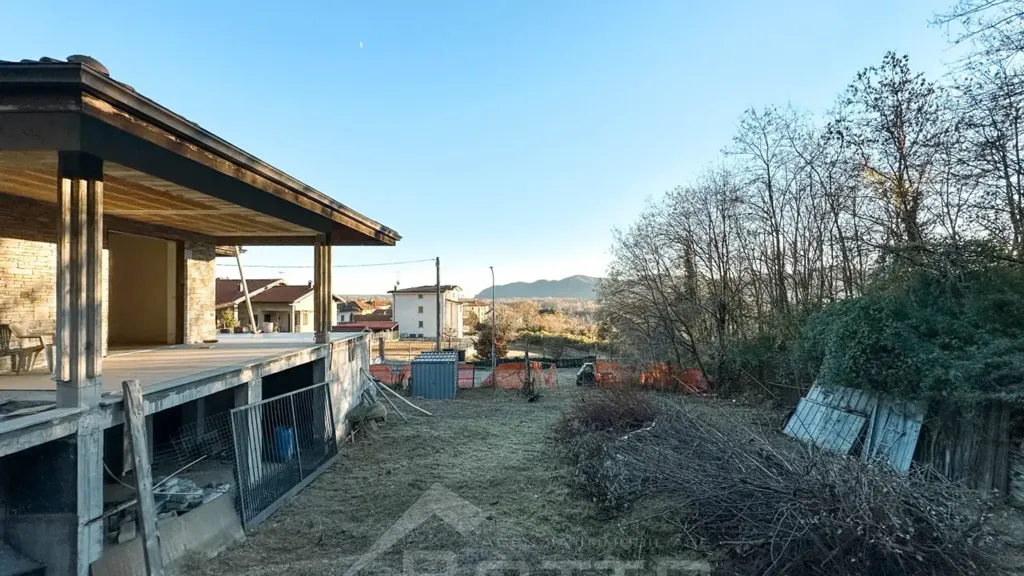 Jardin - Rustic Villa with Garden in Grignasco