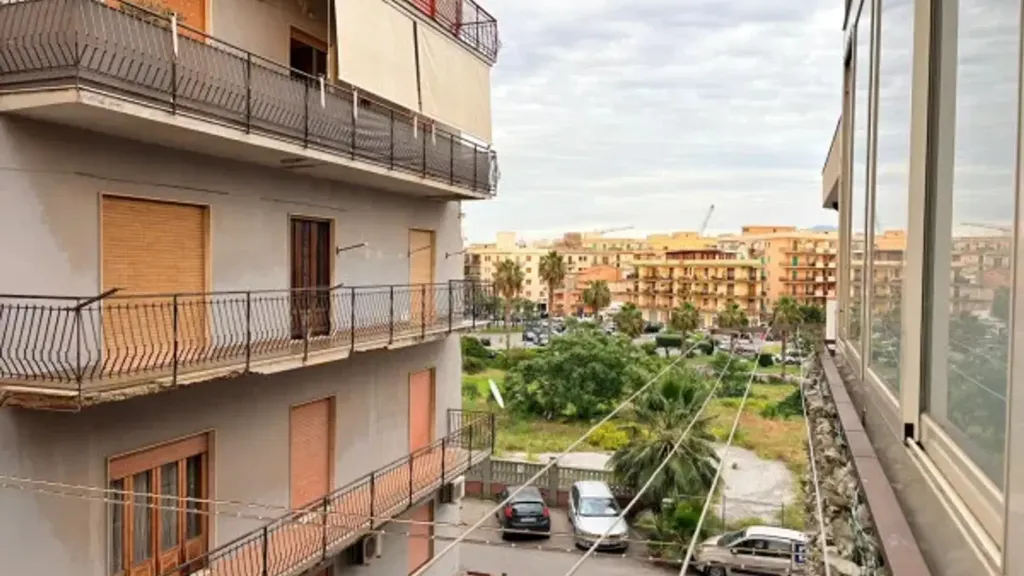 Balcony - Three-Bedroom Apartment with Balcony in Milazzo