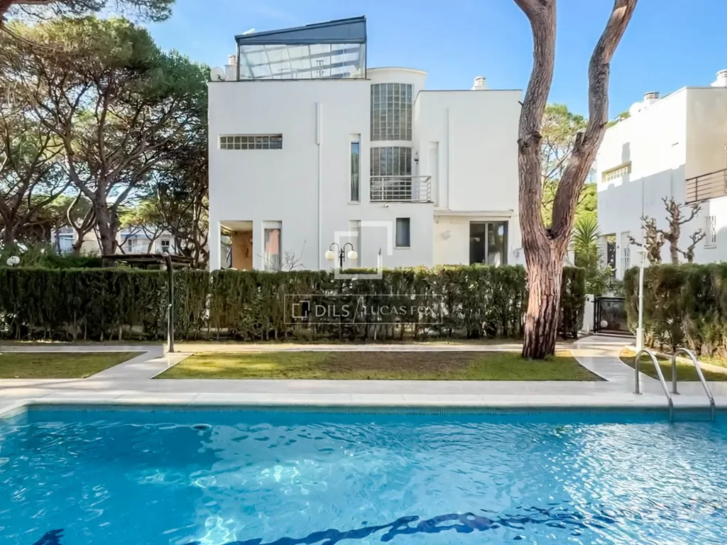 Piscina - Luxury Villa with Pool in Gavà Mar