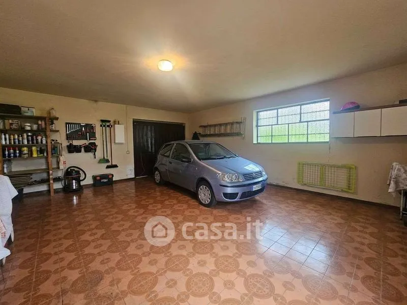 Garaaž - Villa with Private Garden in Palazzago