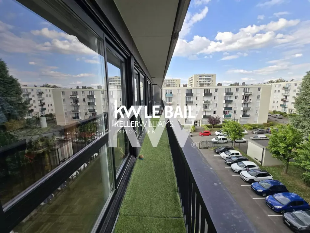 Rõdu - Spacious Flat with Balcony in Pontoise