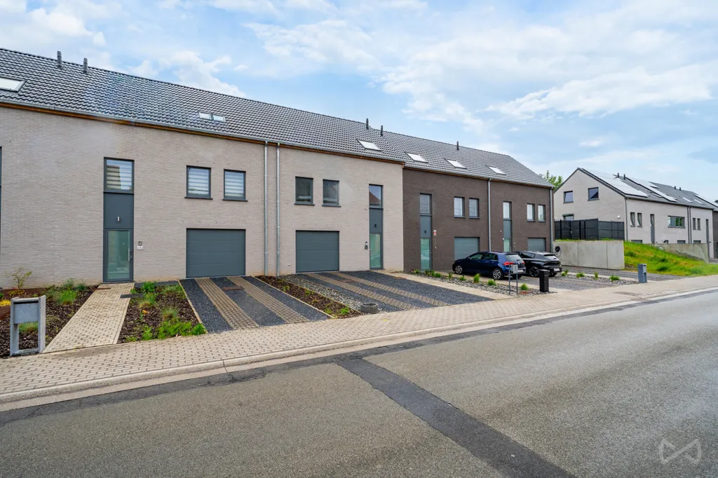 Välivaade - Recent Maison de Maître with Garden in Nivelles