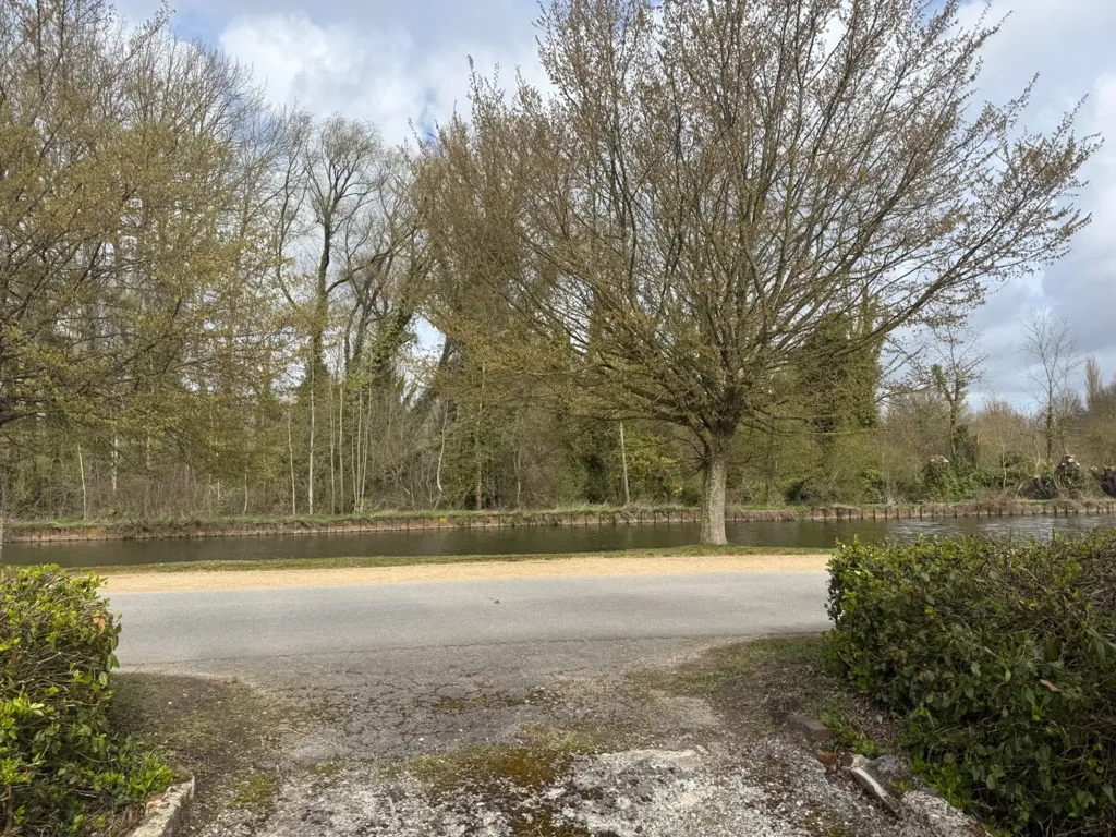 Välivaade - House with Canal View in Proville