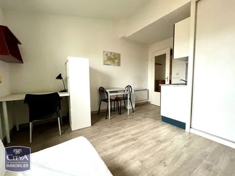 Bedrooms - Meubled Studio with Remparts View in Avignon