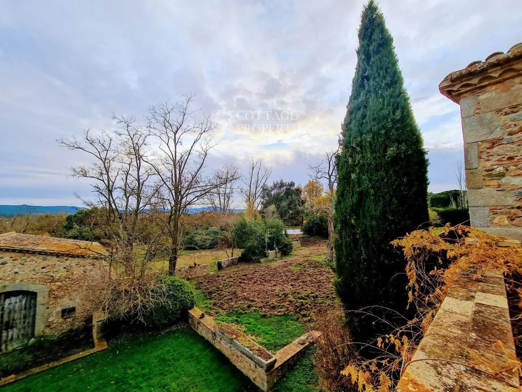 Giardino - Rustic Estate with Masia in Llagostera