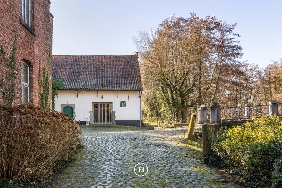 Välivaade - Charming Castle House with Pool near Hasselt