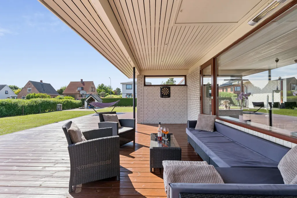 Terrazza - Renovated Villa with Terrace in Humble
