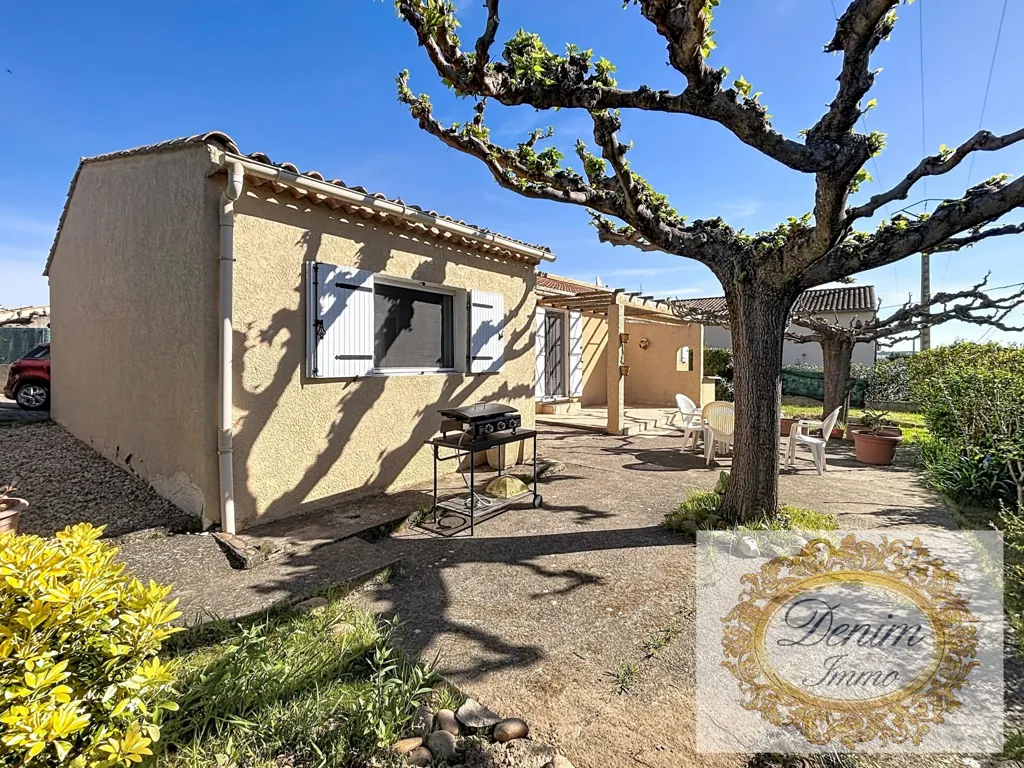 Extérieur - Villa de plain-pied avec terrasse à Meynes