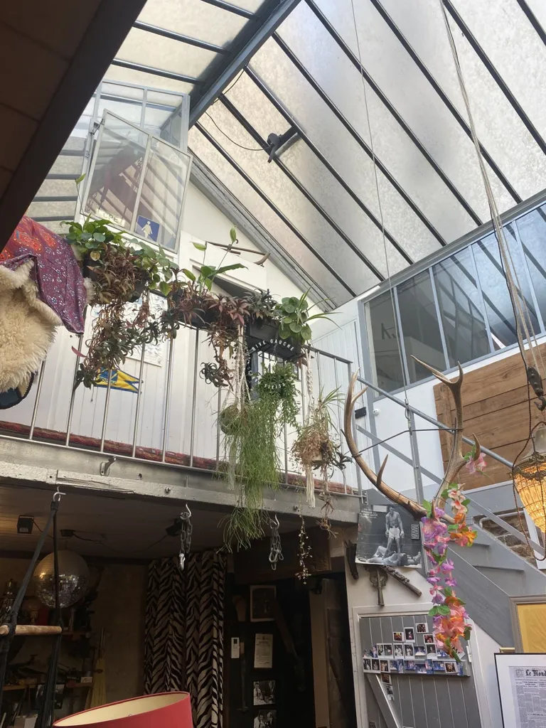 Pièces - Maison Atypique sous Verrière à Paris