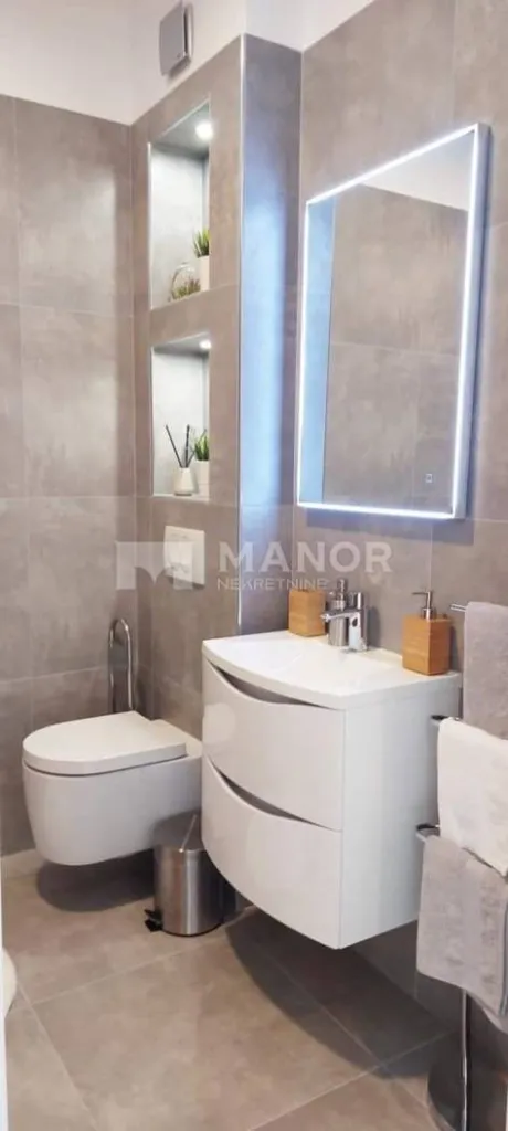 Vannitoad - Modern Studio with Terrace in Kostrena