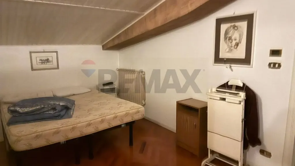Bedrooms - Villa with 1,200m² Garden in Adria