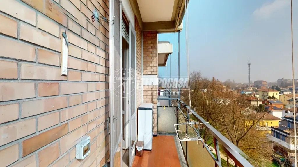 Balcon - Quadrilocale with Balcony in Carpi
