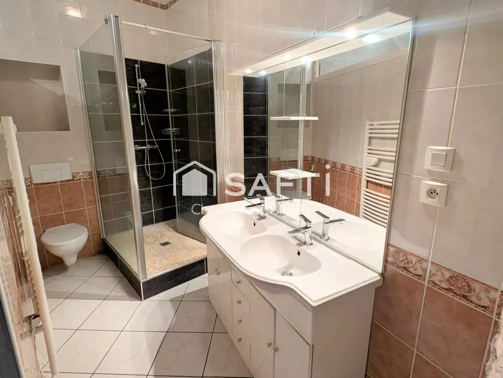 Salles de bain - Appartement 4 Pièces avec Jardin à Montluçon