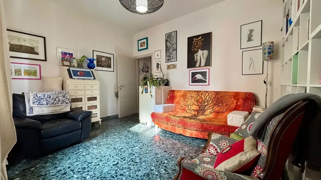 Elutuba - 4-Bedroom Apartment with Balcony in Florence