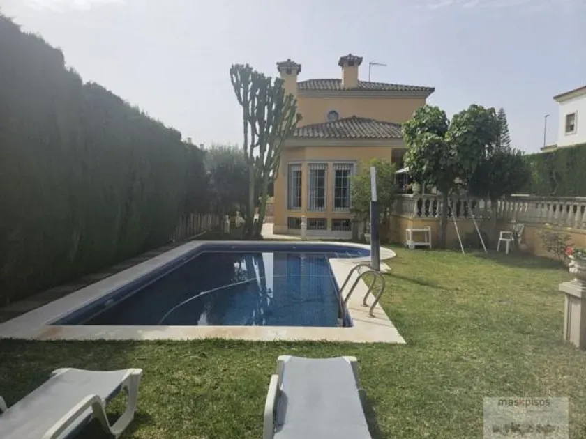 Bassein - Chalet with Private Pool in El Altillo
