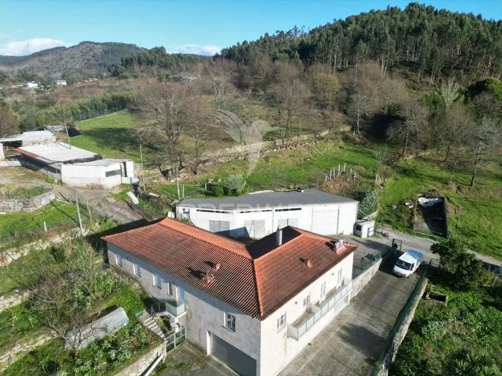 Õhuvaade - Luxury House with 11 Hectares in Guimarães