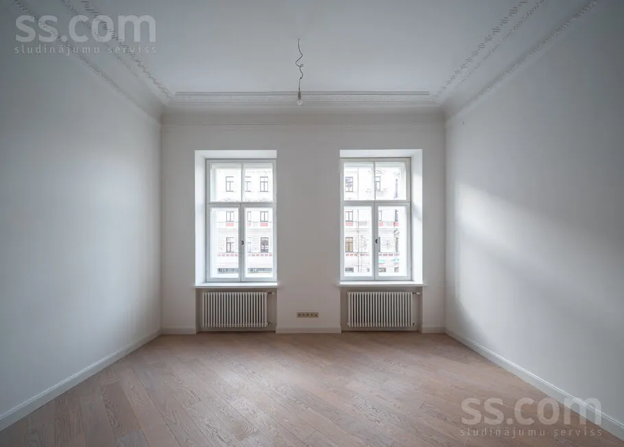 Toad - 2-Bedroom Apartment in Historic Building, Riga Centre