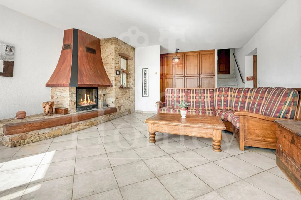 4-room house in Cranves-Sales