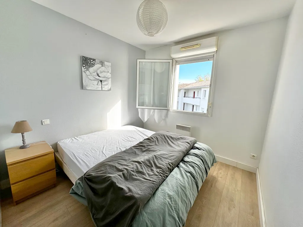 Chambres - Appartement Rénové avec Balcon et Piscine à Cazaux