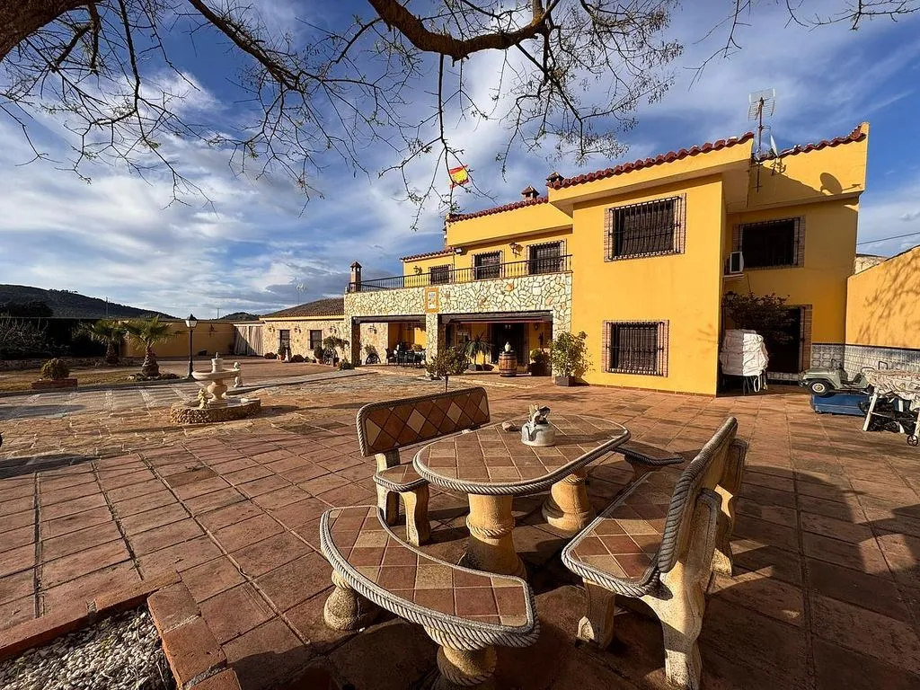 Jardin - Rustic Cortijo with Pool in Villanueva del Trabuco