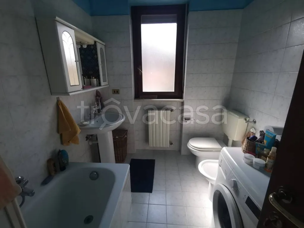 Salles de bain - Trilocale with Terrace in Brandizzo