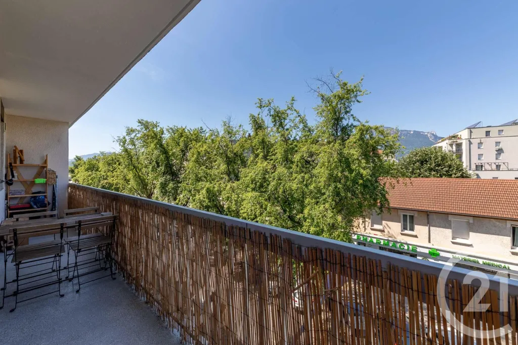 Rõdu - Meubled 2-Bedroom Flat with Balcony in Grenoble
