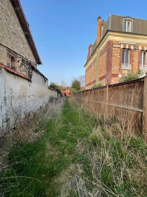Aed - Land with Garden in Taverny