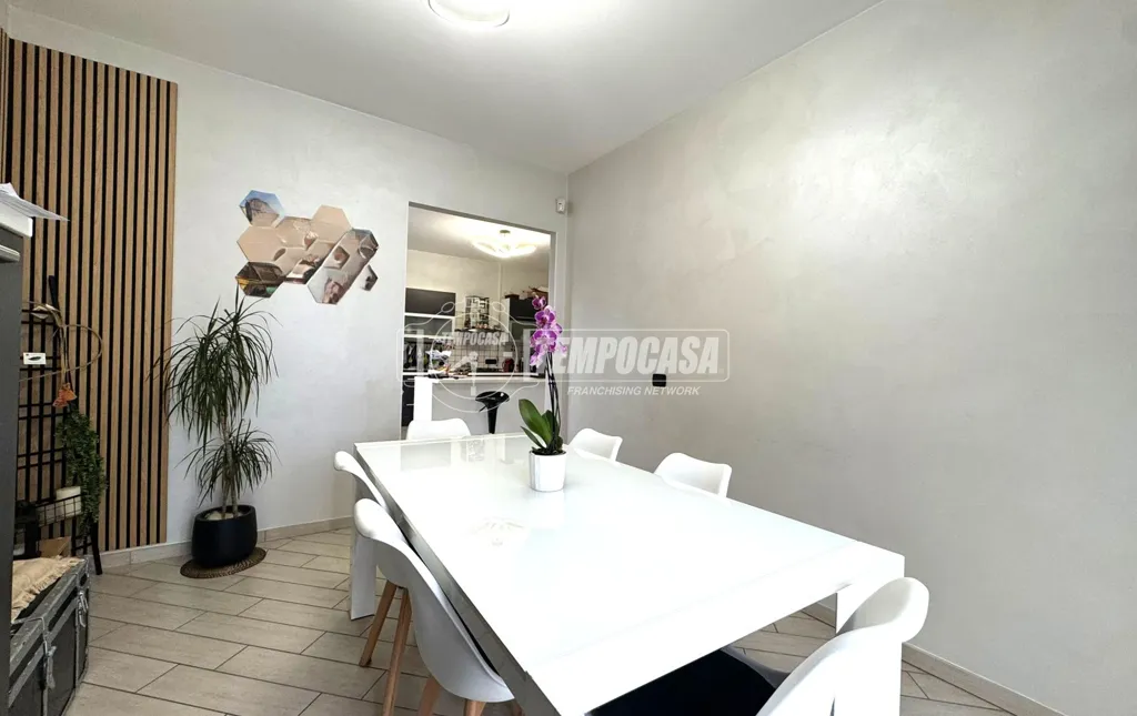 Söögituba - Modern Apartment with Triple Aspect View in Givoletto
