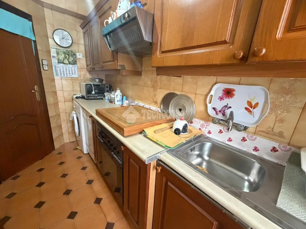 Cuisine - Two-Bedroom Flat in Central Madrid