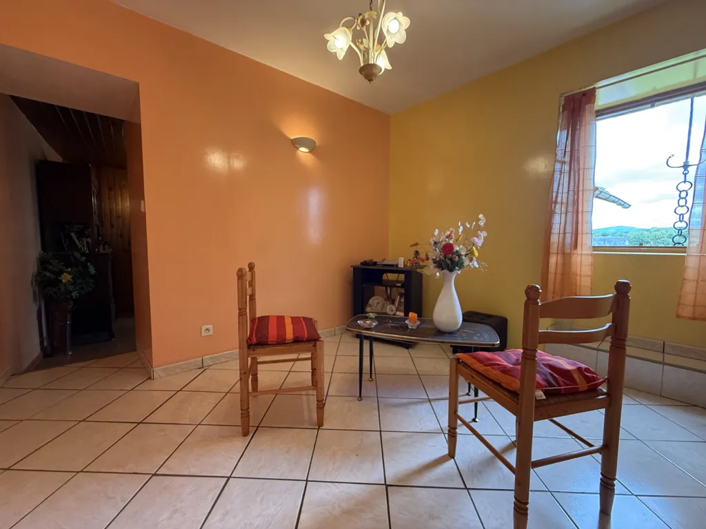 Sala da pranzo - Authentic Village House with Garden in Pierrefiche