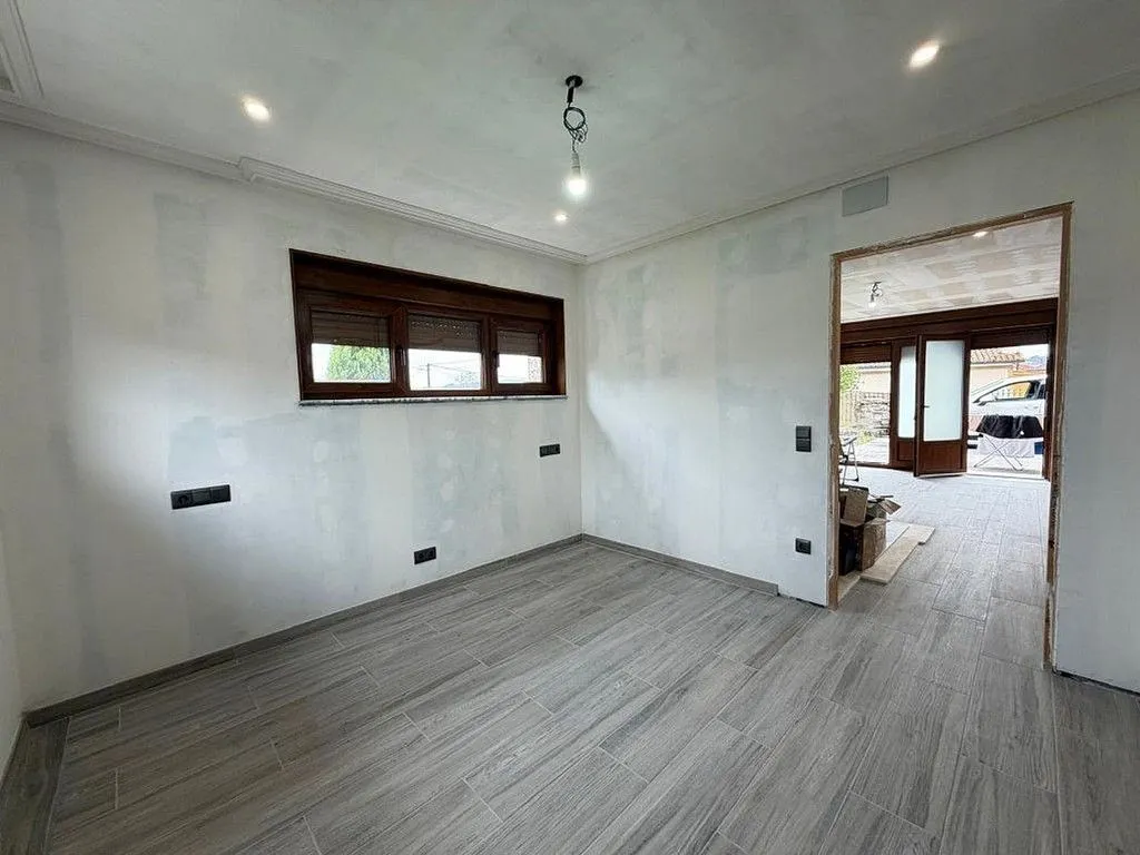 Toad - Chalet with Garage in Balbona, Asturias