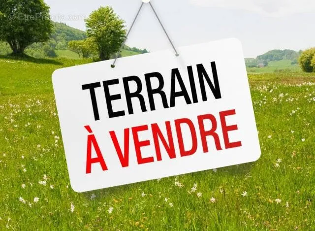Aed - Constructible Plot with Garden in Louveciennes