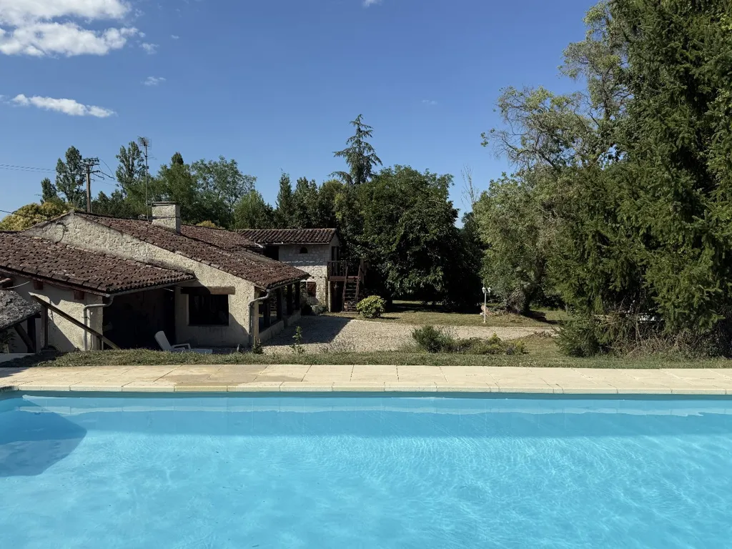 Bassein - Country House with Pool in Gers Countryside