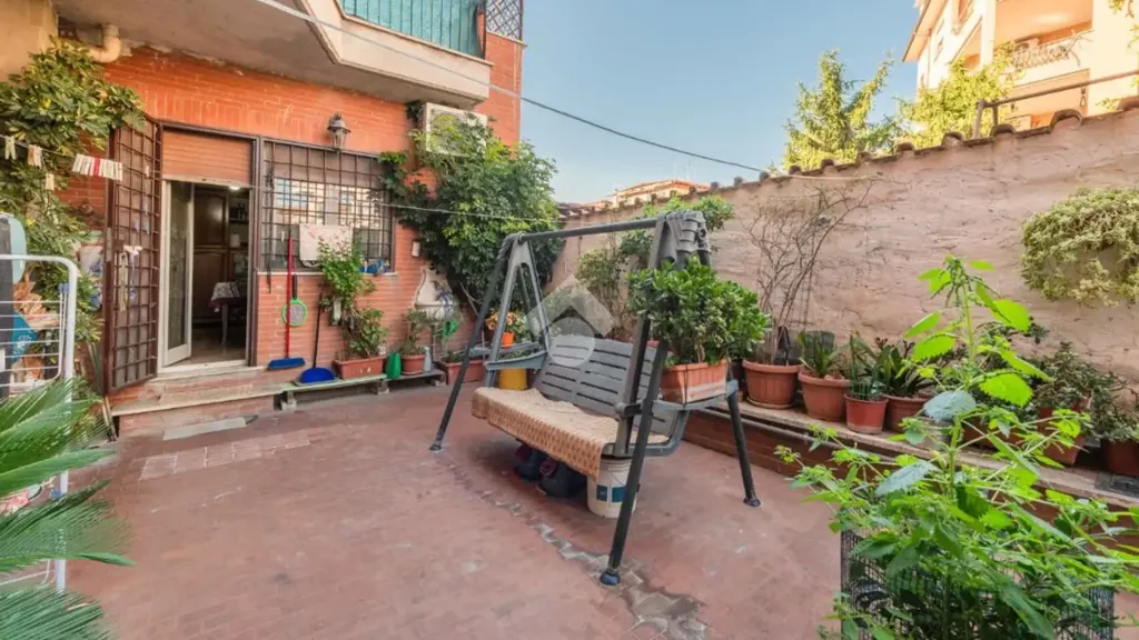 Aed - Ground Floor Apartment with Garden in Rome