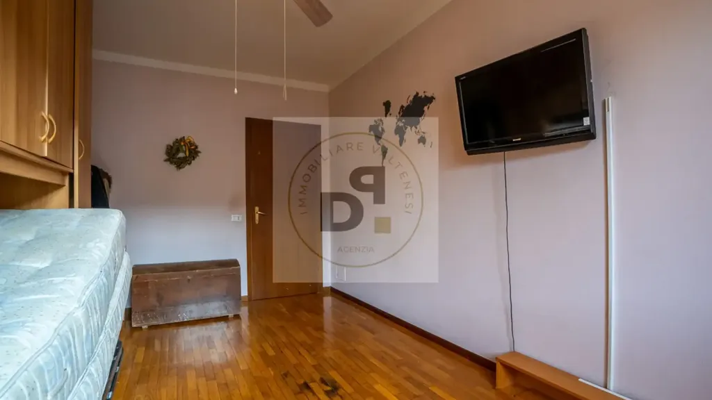 Chambres - Rear-Attached Villa with Garden in Salò