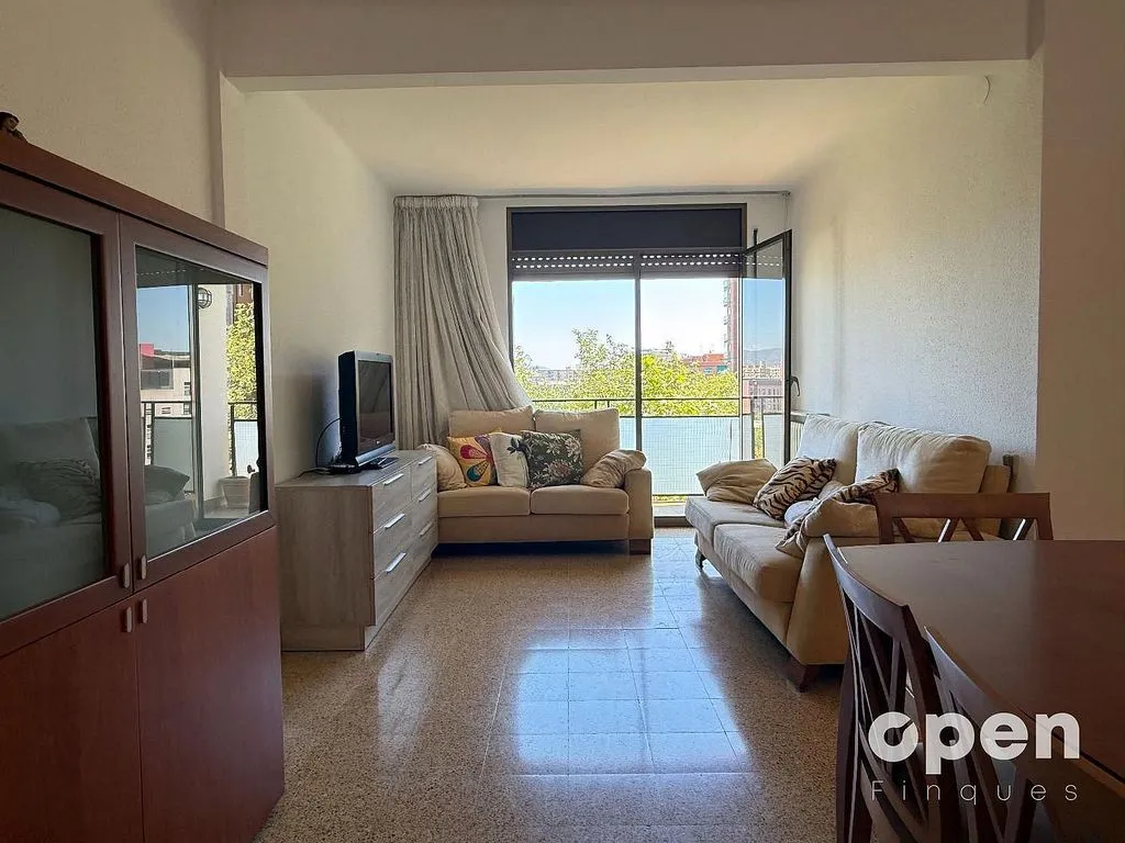 Elutuba - Apartment with Balcony and Terrace in Diagonal Mar