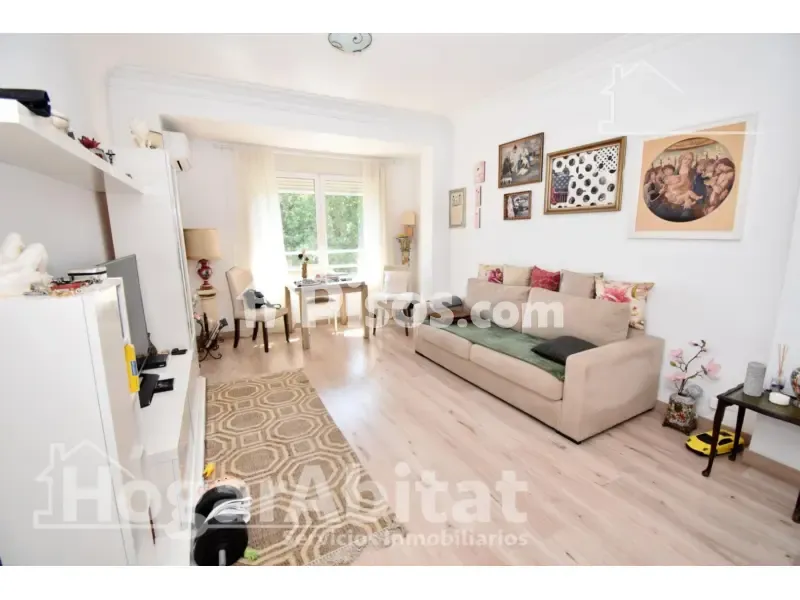 Séjour - Reformed Apartment with Balcony on Primado Reig