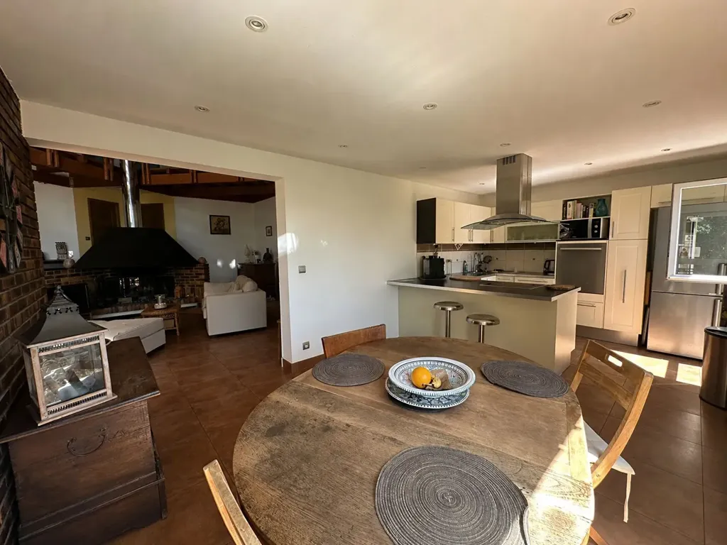 Sala da pranzo - Architectural House with Garden in Verrières-le-Buisson