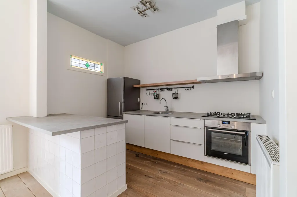4-toaline korter asukohas Den Haag