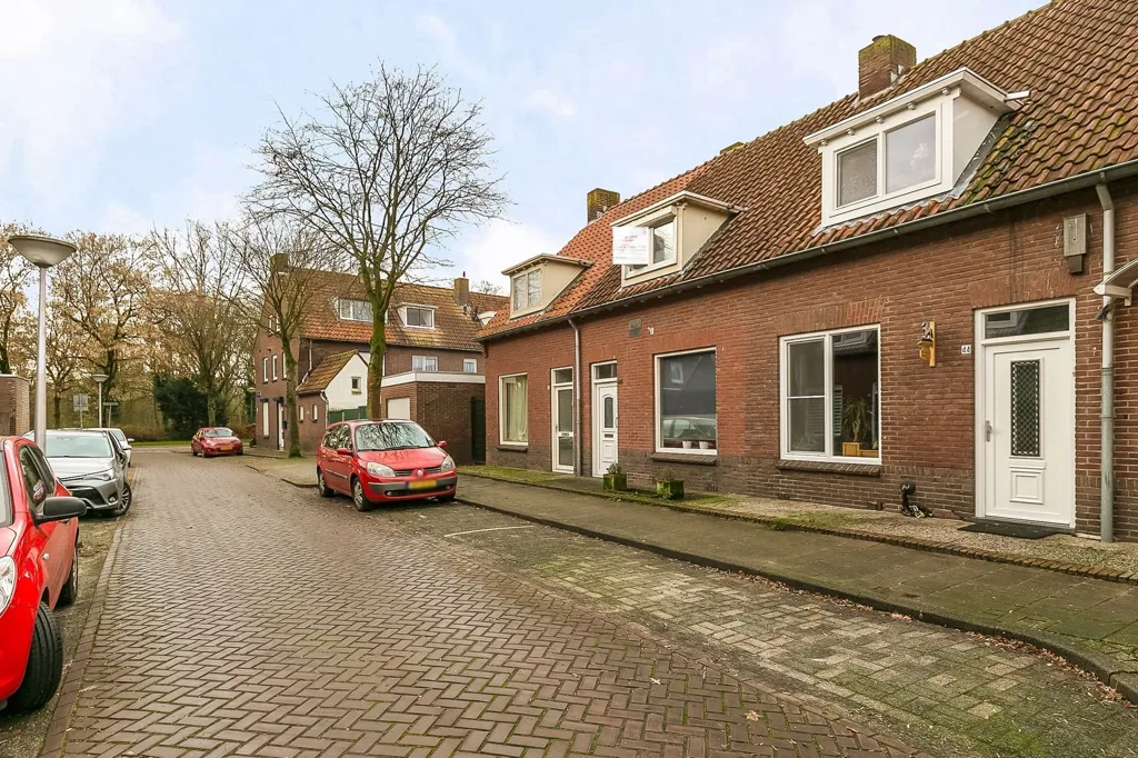 Välivaade - Tudor-Style House with Garden in Gestel, Eindhoven