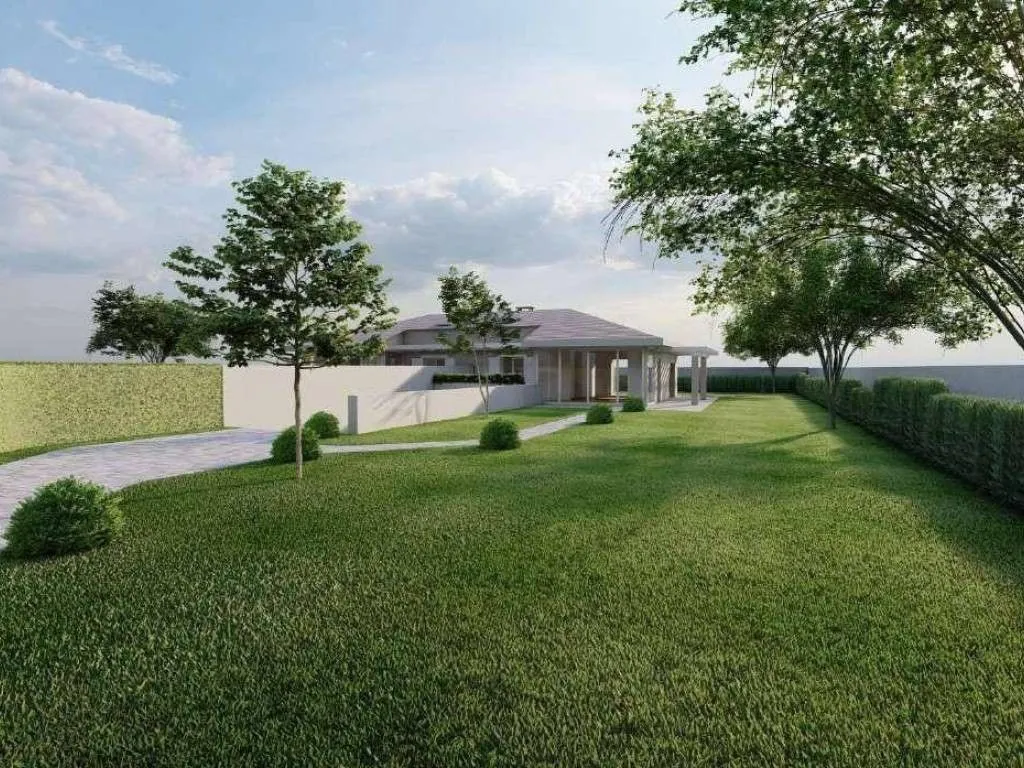 Luxury Villa with Private Garden in Pomezia