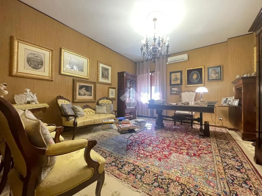 Kabinet - Apartment with Balcony and Parking in Benevento