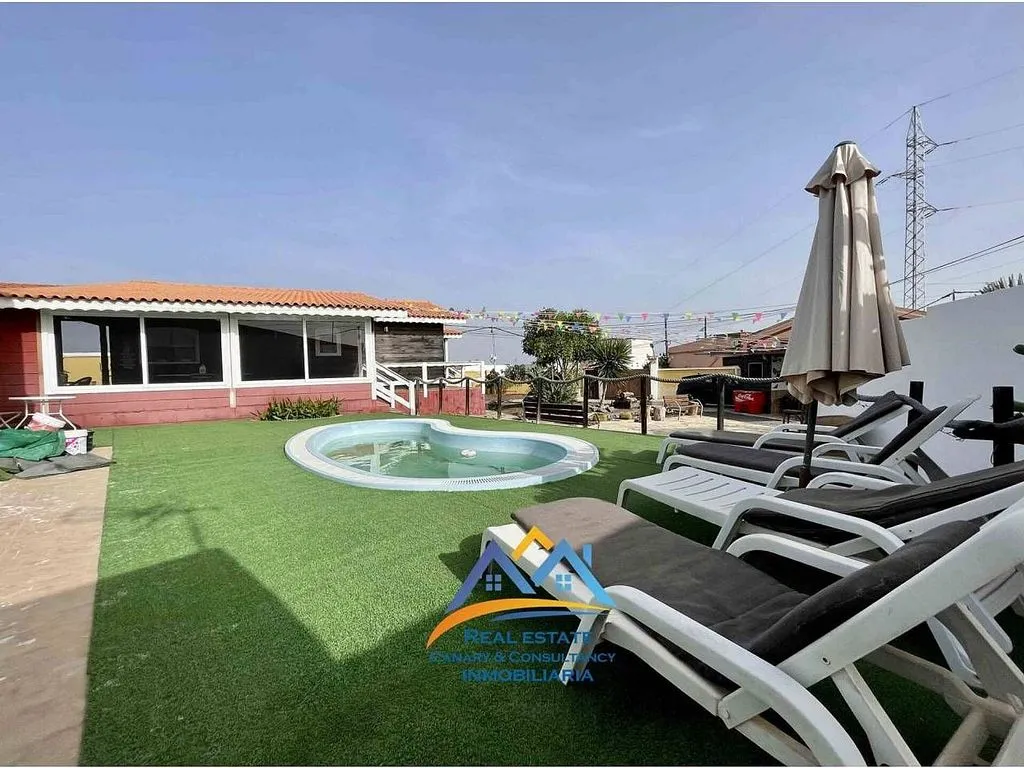 Piscine - Villa with Pool and Terrace in El Salobre