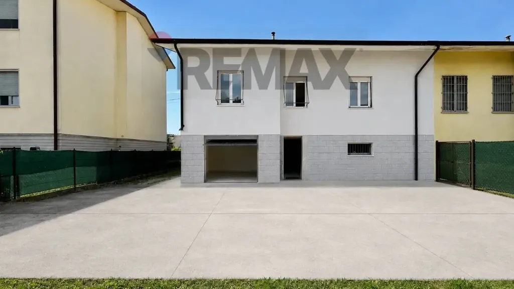 Exterior - Rustic Villa with Private Garden in Bonemerse