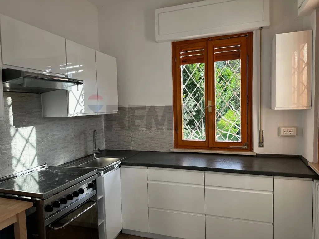 Cucina - Villa with Panoramic Lake View in Brenzone
