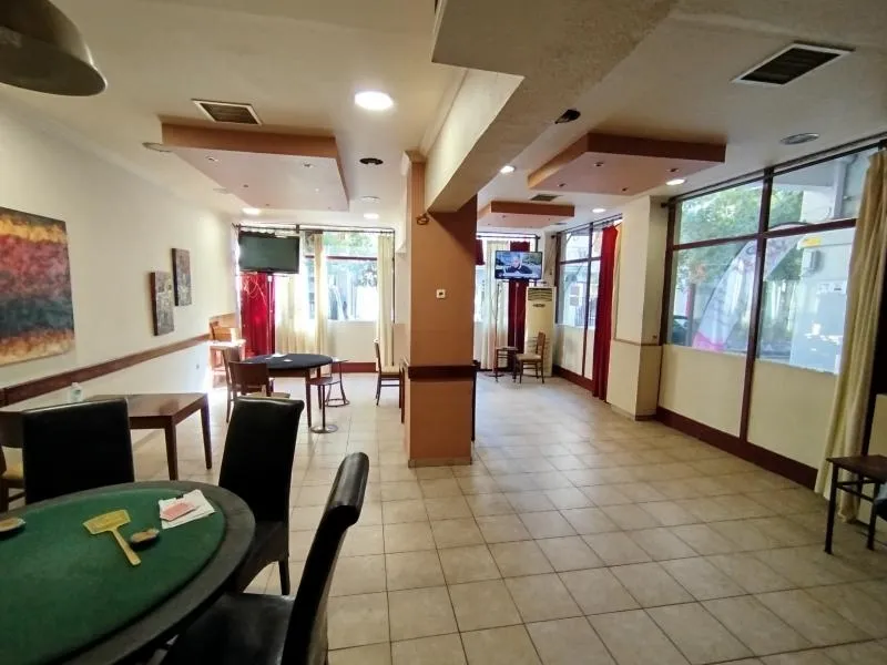 Söögituba - Shop with City View in Serres Centre