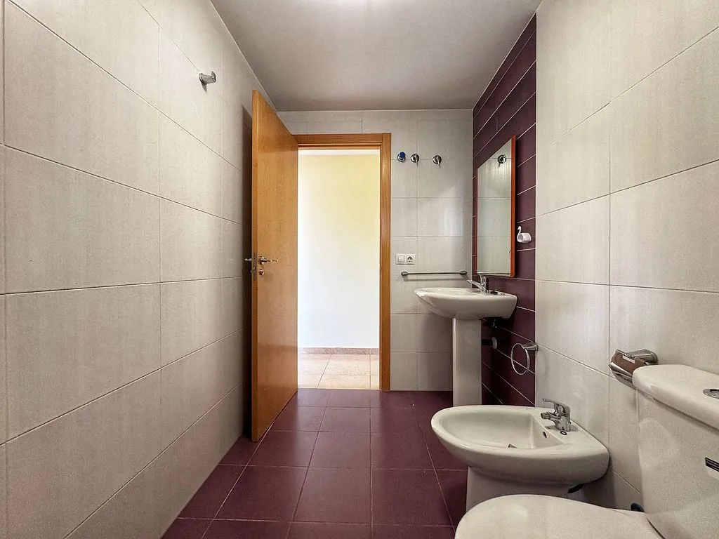 Vannitoad - Two-Bedroom Apartment with Garage in Vila-real