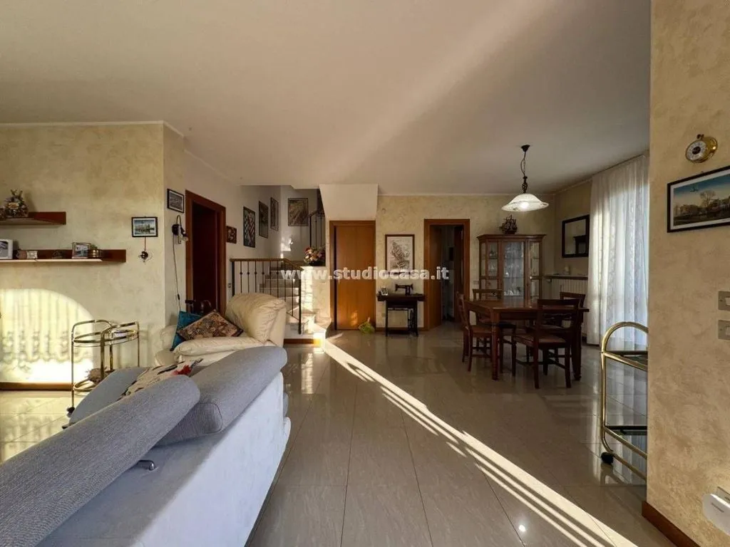 Elutuba - Luxury Villa with Private Garden in Mapello