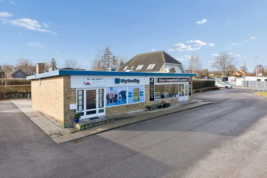 Esterno - Commercial Property with Shops on Main Street, Jægerspris