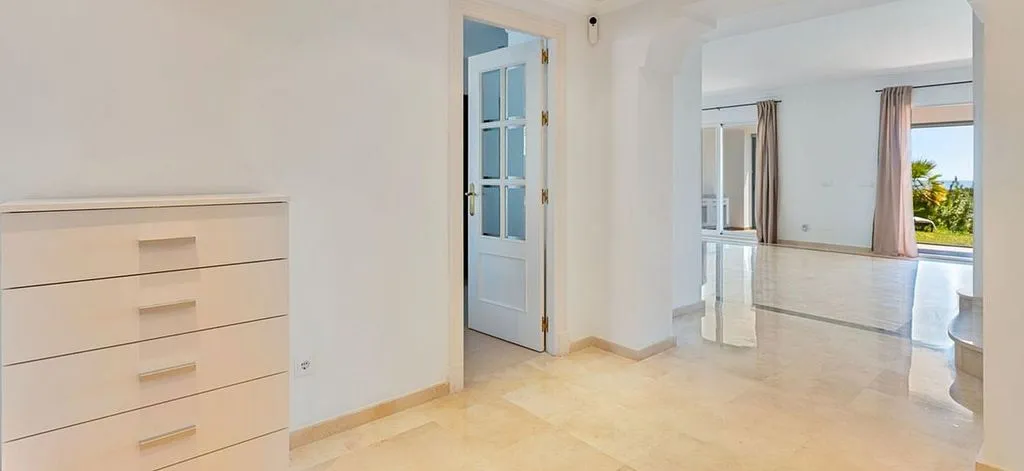 Entrée - Duplex Adjoined Chalet with Pool in Atalaya, Estepona
